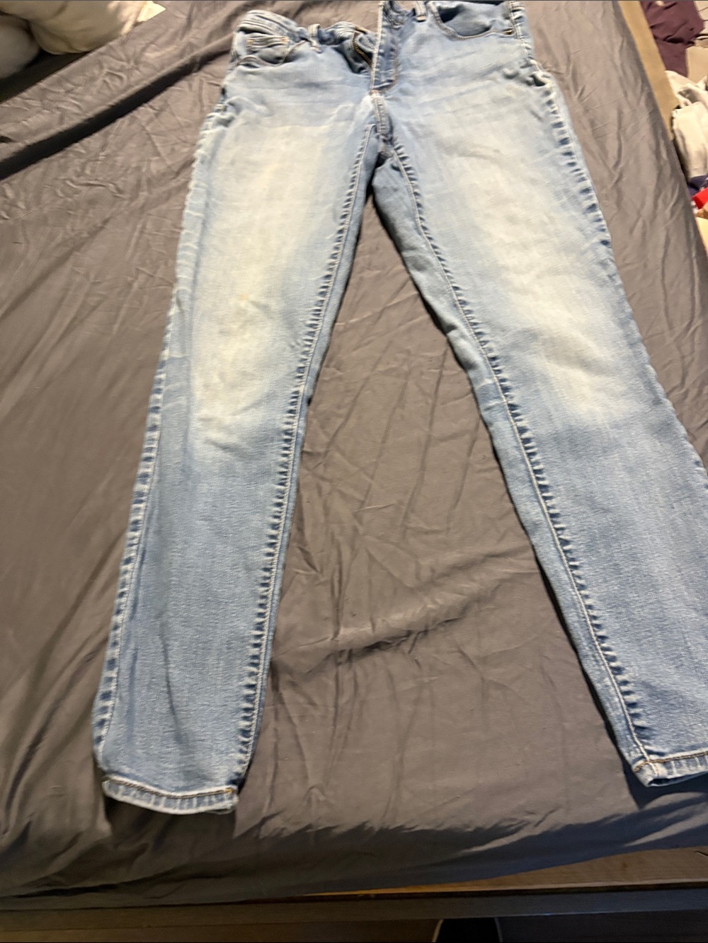 Universal Thread Light Blue Straight-Leg Women's Jeans